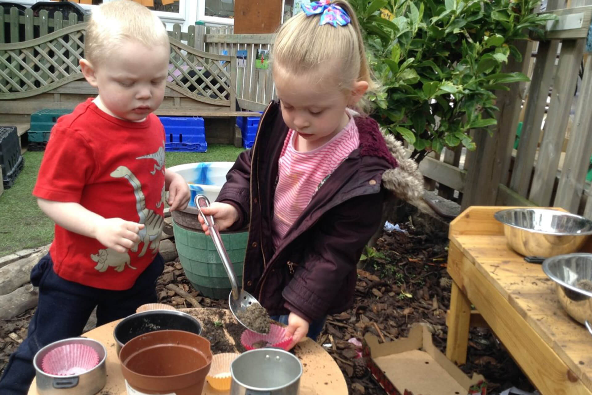 clever_bees_nursery_manchester_newton_heath_introduction-1-mobile